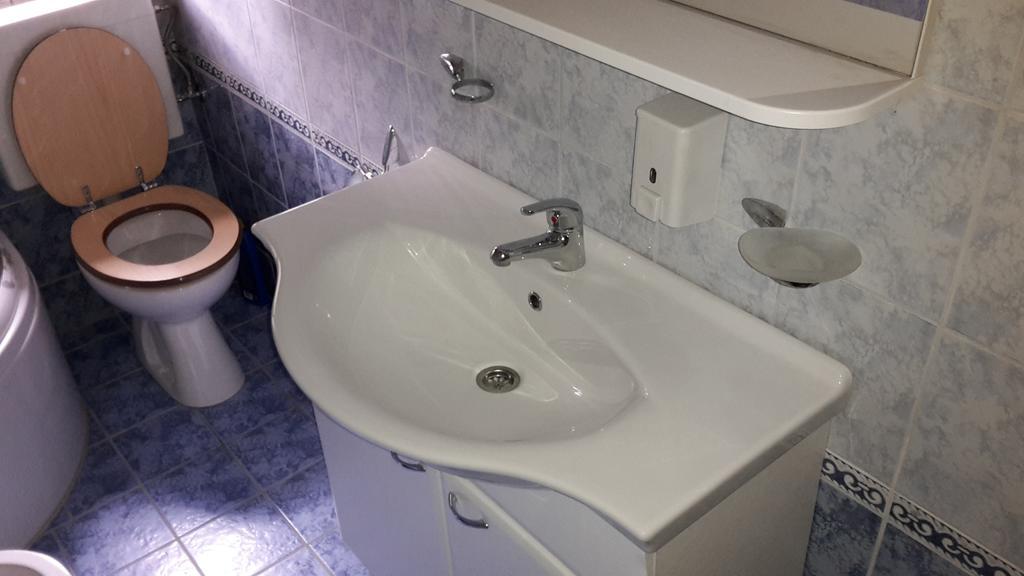 House Petkovic Hotell Korenica Eksteriør bilde
