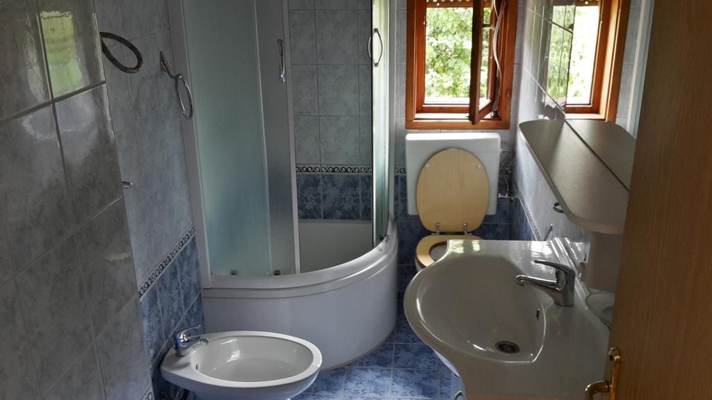House Petkovic Hotell Korenica Eksteriør bilde
