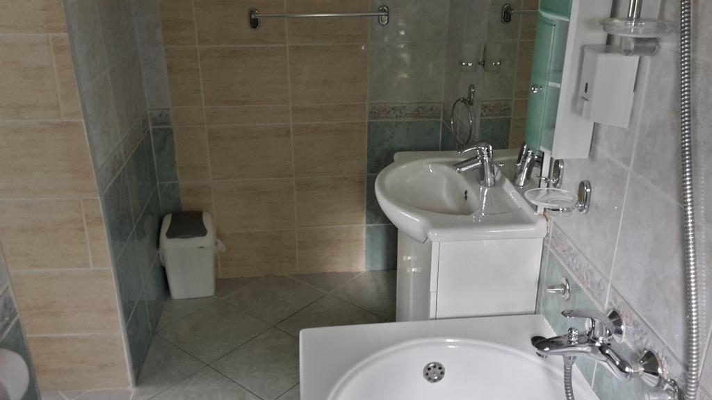 House Petkovic Hotell Korenica Eksteriør bilde